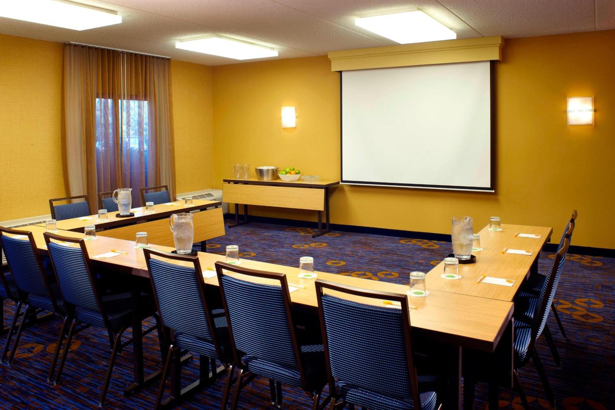 Courtyard By Marriott Chicago Waukegan / Gurnee Ξενοδοχείο Εξωτερικό φωτογραφία